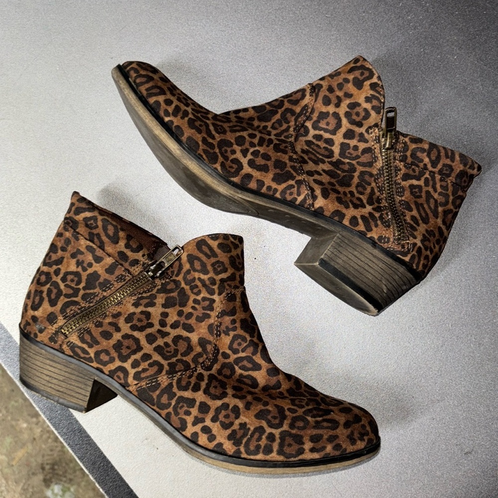Sun and Stone Never Worn Leopard 1/2 Heel Ankle Boots Size 9